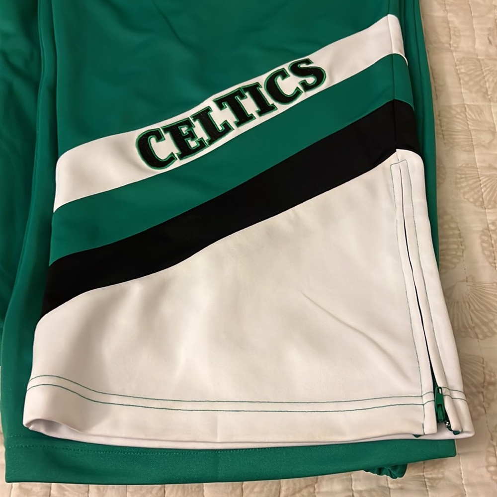 Dunk NBA 5xl Kelly green, white black, full zip jacket n zip on both pants legs - Picture 2 of 4